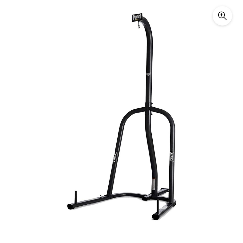 Dimensions: 66.5"L x 47.6" W x 86.2" H

Brand : Everlast